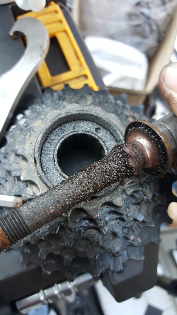 cassette with very corroded axel